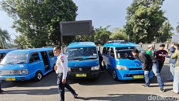 Antisipasi Macet Total, Pemprov Jabar Beri Suntikan Dana Kompensasi Bagi Sopir Angkot Jalur Puncak