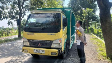 Tegas! Belasan Truk Pasir Terjaring Razia di Cianjur Saat Larangan Mudik Berlaku