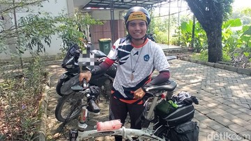 Tekad Baja di Bulan Ramadan: Kisah Inspiratif Pesepeda Tempuh Rute Rangkasbitung ke Purbalingga