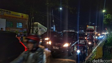 Puncak Arus Mudik di Jalur Nagreg Diprediksi Tiba Malam Ini, Volume Kendaraan Terus Meroket