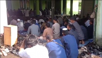 Mengikuti Tren Global, Komunitas Sumedang Rayakan Idulfitri Lebih Awal dengan Salat Khidmat