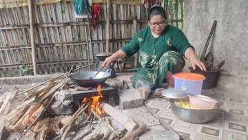 Krisis Elpiji 3 Kg Melanda Cianjur Selatan, Warga Terpaksa Kembali ke Metode Memasak Tradisional