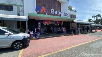 Stasiun Bandung Jadi Magnet Arus Mudik Lokal Lebaran, Transportasi Kereta Api Diandalkan Warga