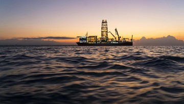 Eskalasi Geopolitik: Harga Minyak Global Tertekan Pasca Ultimatum 48 Jam AS kepada Iran Terkait Selat Hormuz