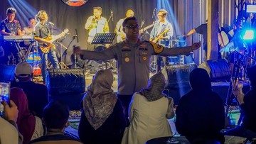 Aksi Simpatik Kapolres Ciamis Hibur Pemudik Lebaran 2026 Melalui Pertunjukan Musik