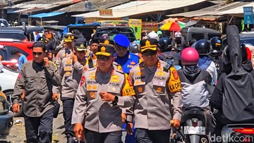 Jenderal Bintang Dua Turun dari Helikopter, Kapolda Jabar Pilih Menyusuri Pantai Karang Hawu dengan Kaki