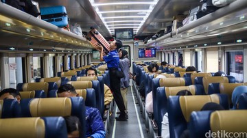 Ilustrasi mudik dengan kereta api ( Pradita Utama/ detikFoto)