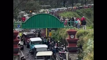 Jip mengluar panjang di Bromo (Tangkapan layar)