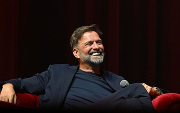 Untuk usia kehidupansaya, saya sudah di usia lanjut. Tetapi sebagai pelatih saya belum sepenuhnya selesai, saya belum mencapai usia pensiun,