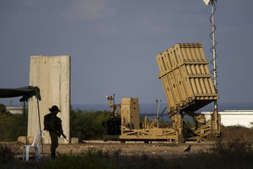 Sistem pertahanan Iron Dome. Foto: AP/Ariel Schalit