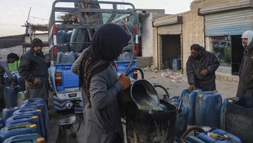 Dampak Konflik Timur Tengah: Antrean Panjang BBM dan Warga India Kembali ke Kayu Bakar