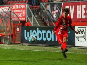 Tim Geypens ditepikan oleh FC Emmen karena masalah paspor. (Foto: Getty Images/BSR Agency)