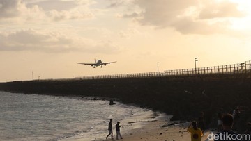 Ilustrasi pesawat (Aryo Mahendro/detikBali)