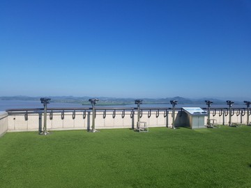 Menara observasi di Gunung Odu, Korea Selatan yang mengarah ke Korea Utara (dok Visit Korea)