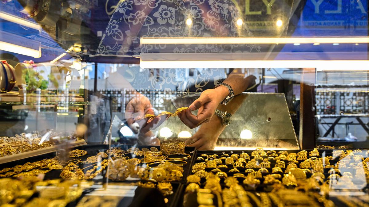 Analisis Komprehensif Harga Emas Perhiasan di Indonesia: Peluang Investasi dan Panduan Pembelian Cerdas (Update Maret 2026)