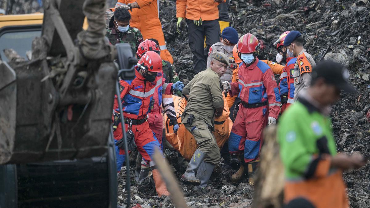 Tragedi Bantargebang: Kegagalan Sistemik Pengelolaan Sampah Nasional dan Desakan Perubahan Paradigma