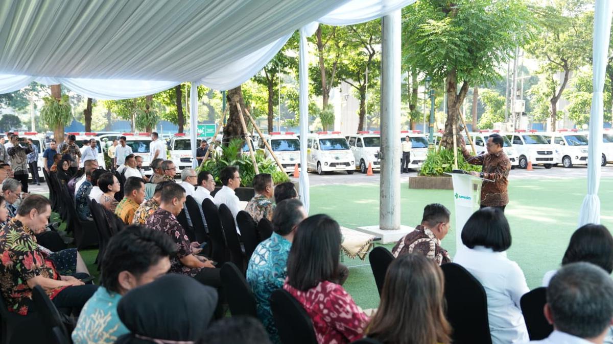 Solidaritas Nasional Bangkitkan Sumatera: Mendagri Tito Karnavian Apresiasi Bantuan Ambulans dan Pemulihan Pascabencana yang Cepat