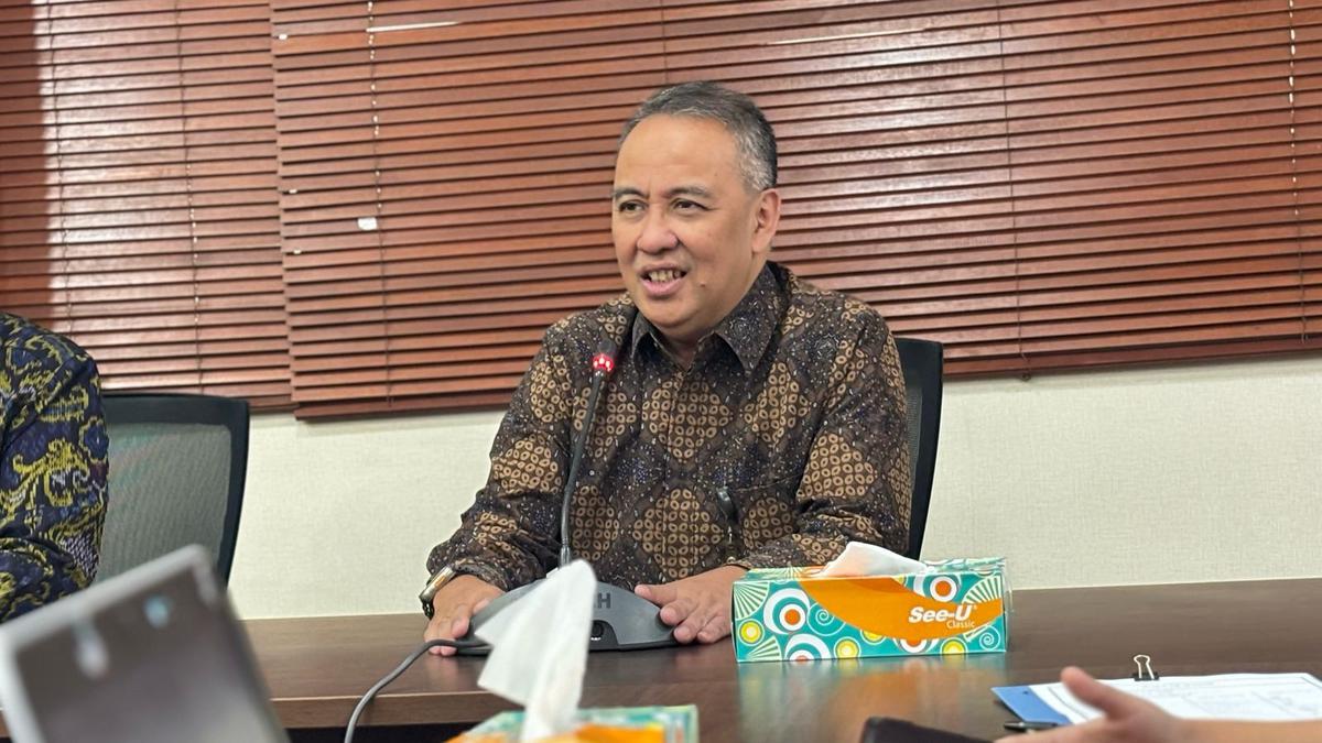 Dicky Kartikoyono: Dari Bank Indonesia ke Garda Depan Perlindungan Konsumen di OJK