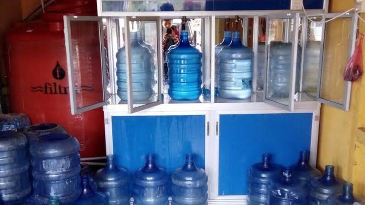 Sertifikasi Higiene dan Sanitasi: Pilar Utama Keberlangsungan dan Kepercayaan Industri Depot Air Minum Isi Ulang di Indonesia