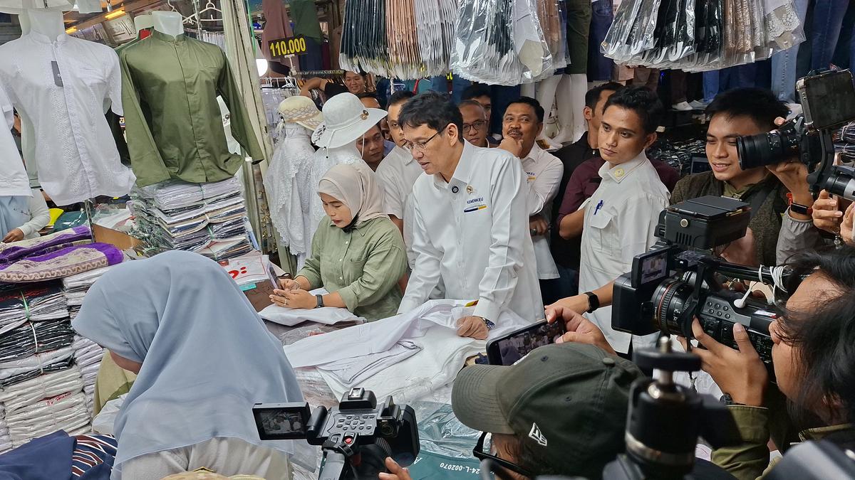 Menkeu Purbaya Blusukan ke Pasar Tanah Abang: Menyerap Aspirasi Pedagang di Tengah Semangat Ramadan