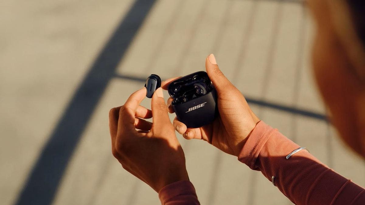Bose QuietComfort Ultra Earbuds: Ulasan Mendalam Sang Raja Peredam Bising dengan Audio Imersif yang Memukau