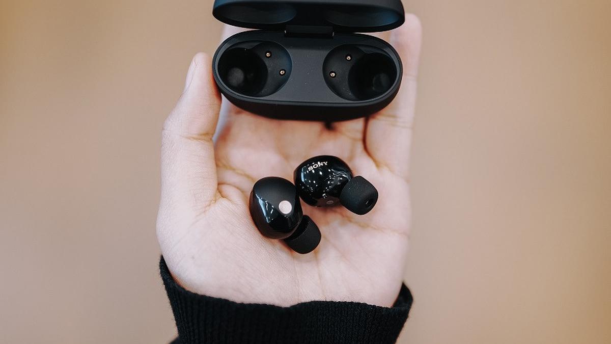 Sony WF-1000XM5: Mengukuhkan Dominasi di Pasar TWS Premium dengan Keheningan dan Kualitas Audio Tanpa Kompromi (Update Maret 2026)