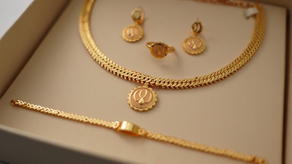 Analisis Mendalam: Lonjakan Harga Emas Perhiasan di Indonesia, 8 Maret 2026 – Faktor Pendorong dan Implikasi Investasi