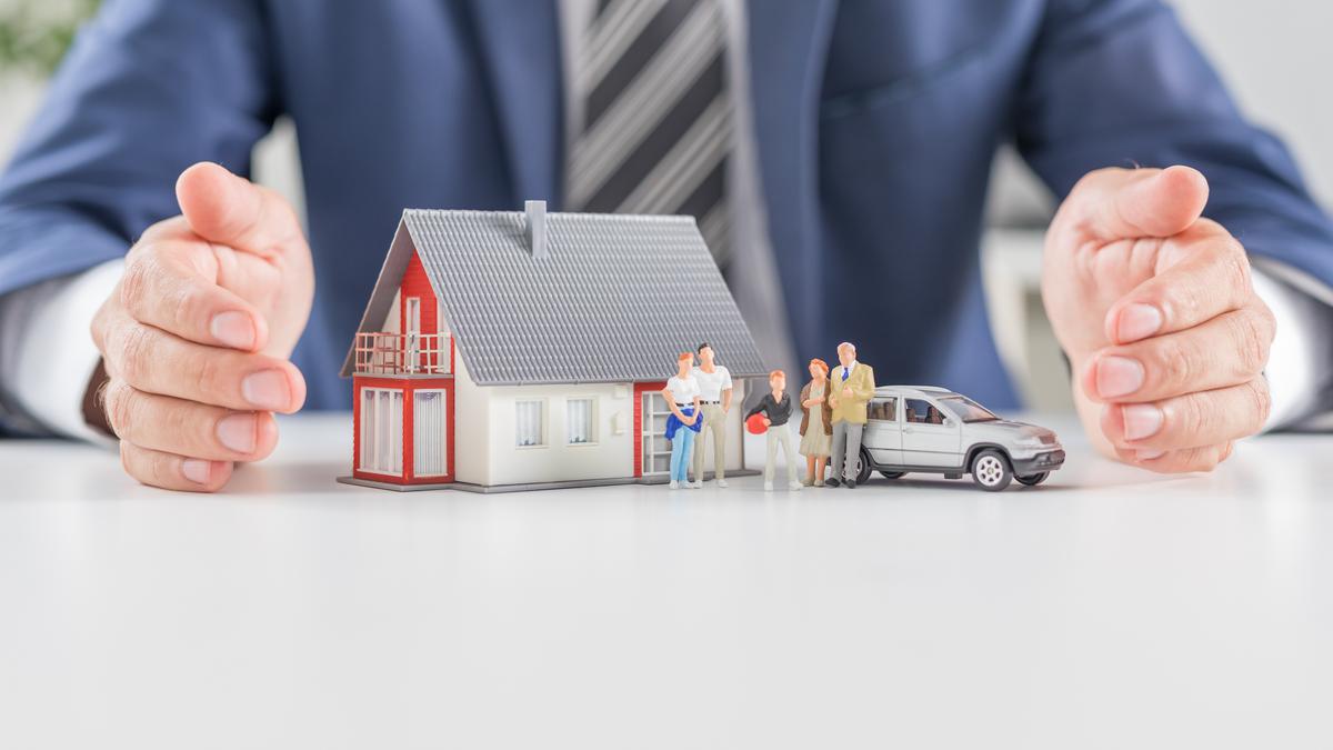 Menavigasi Gelombang Inflasi Medis: Strategi Repricing Asuransi Kesehatan untuk Perlindungan Jangka Panjang