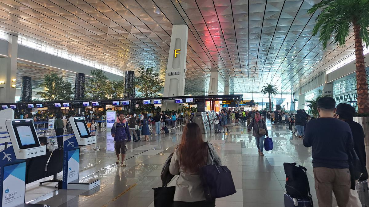 Dampak Penutupan Wilayah Udara Timur Tengah: Operasional Bandara Soekarno-Hatta Stabil, Namun 14 Penerbangan Dibatalkan pada 2 Maret 2026