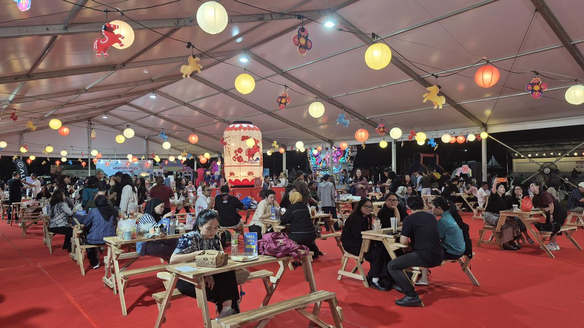 Harmoni Imlek Nusantara: Toleransi dan Kebersamaan Bersemi di Lapangan Banteng