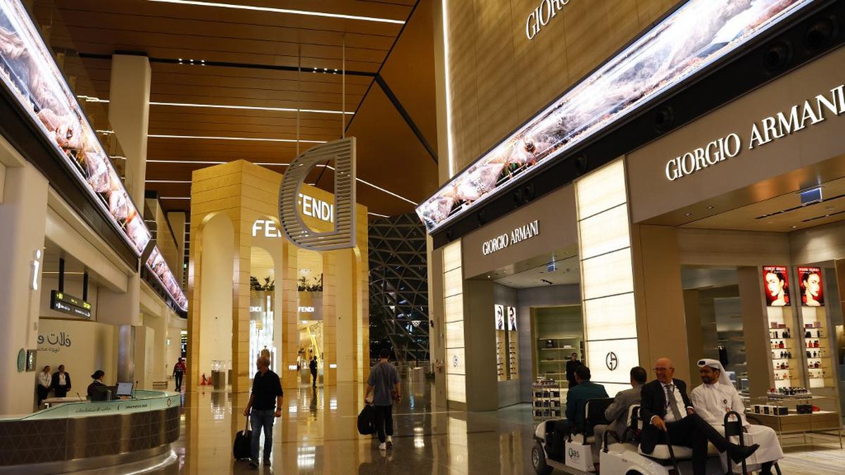 Gelombang Pembatalan Penerbangan Melanda Timur Tengah: Implikasi dari Ketegangan Geopolitik yang Meningkat